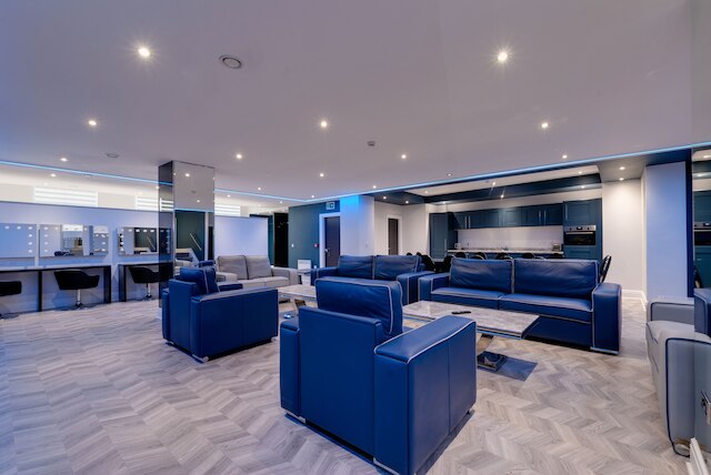 テンプル コート キャバン クオーター アパートメンツ