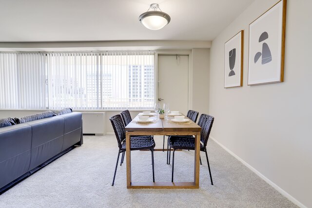 スタイリッシュ コンド イン クリスタルシティ