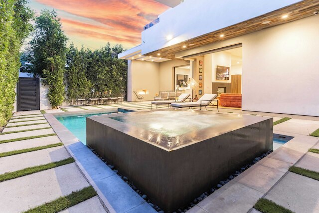 ラックス ウェホ ヴィラ、ウォーク トゥ メルローズ アベニュー、プール + ホットタブ ノース ビスタ by アヴァンステイ