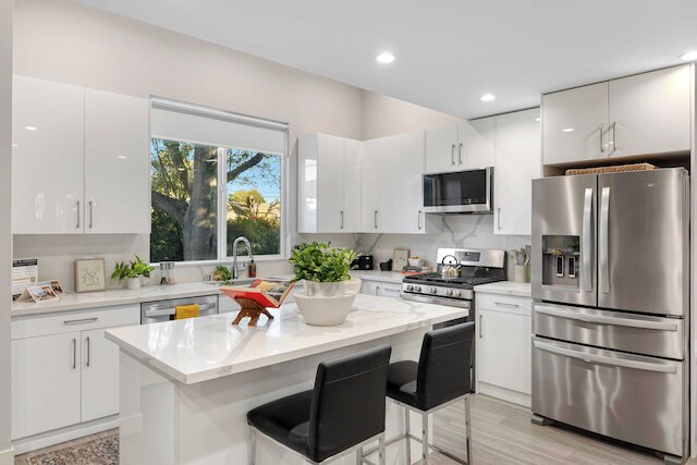 フルトン バイアウト バイ アヴァンステイ シャーマン オークス エステート + ビュー