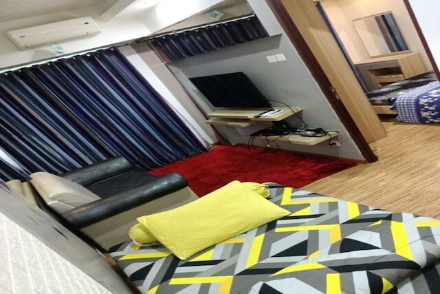 キャピタル O 93636 ラ グランデ アパートメント バイ UJM