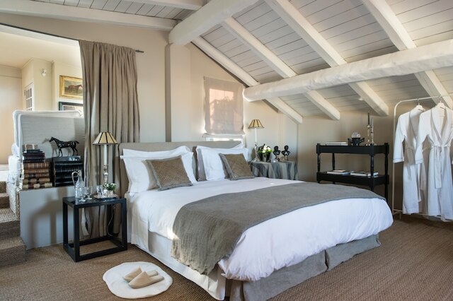 ローマの歴史的中心部にある歴史的な宮殿の庭付きペントハウス