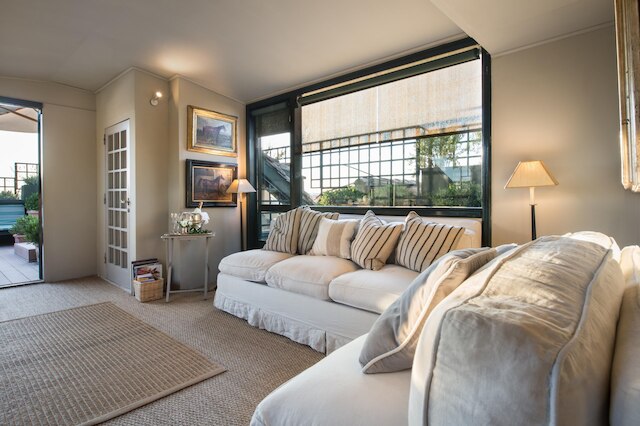 ローマの歴史的中心部にある歴史的な宮殿の庭付きペントハウス