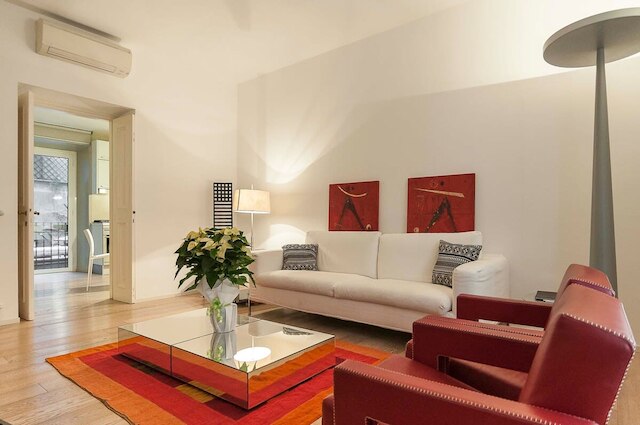 ローマのスペイン広場で - 歴史的なパラッツォのモダンデザインの上品なアパート