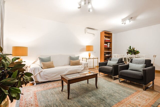 新規リスティング ラ・マグノリア A C バルコニーオフィス ピアッツァ・ナヴォーナ スペイン階段