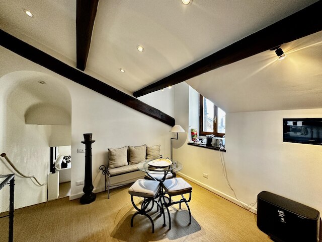 ル・オルテンジア・ビアンカ・イン・パラッツォ・ルスポリ・ア・スペリア・リトリート・イン・ザ・モスト・エレガント・パレス・イン・ローマ