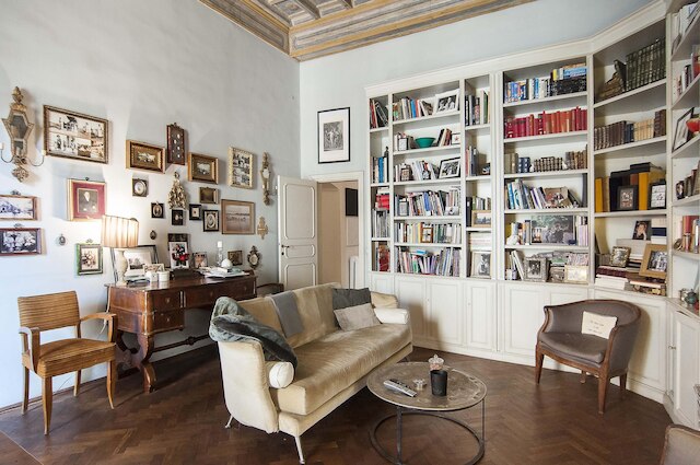 ローマ、歴史的な宮殿内の貴族のアパート、ピアッツァ・ナヴォーナ近く