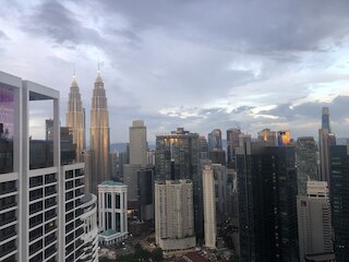 スカイトッププールバイプラチナスイーツKLCC