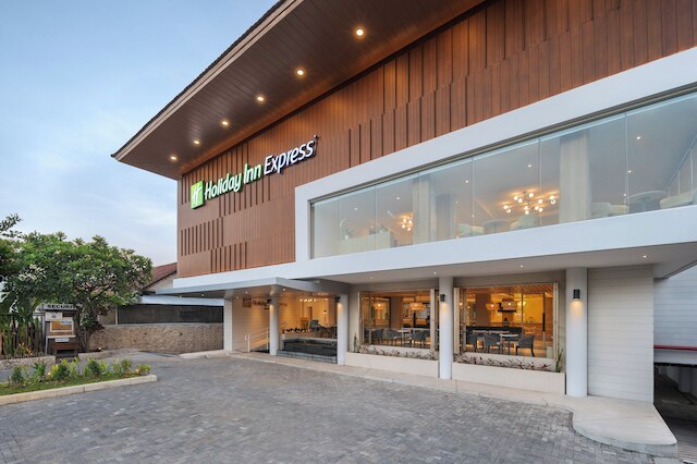 ホリデイ イン エクスプレス バリ サンセットロード by IHG