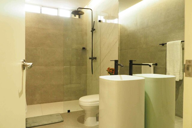 ハンブルゴ アトリエ バイ ザ ローカル ウェイ