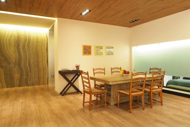 ハンブルゴ アトリエ バイ ザ ローカル ウェイ