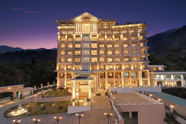 レモントリープレミアブッダニルカン