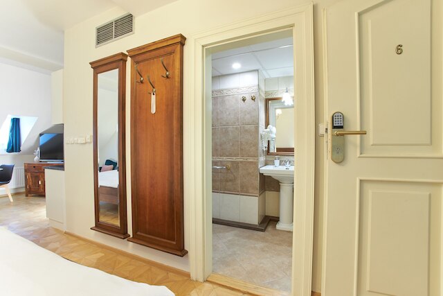 リバービュー レジデンス バイ チャールズ ブリッジ