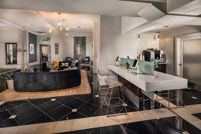 ステイズプロ - グラマラス ビバリウッド レジデンス