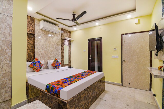 ファブホテルディヴァインチャリオット