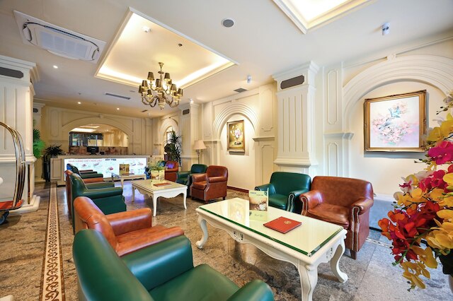 カリフォルニア サイゴン ホテル & ルーフトップ プール