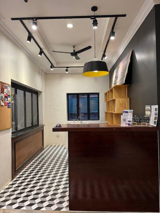 レディーバグホステル