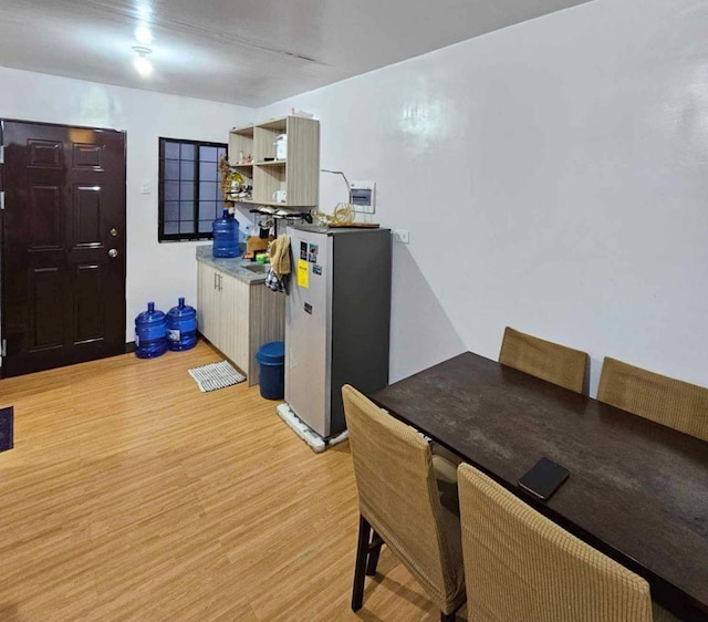 デカホームズコンドミニアムティサ ラバングン