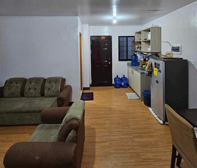 デカホームズコンドミニアムティサ ラバングン