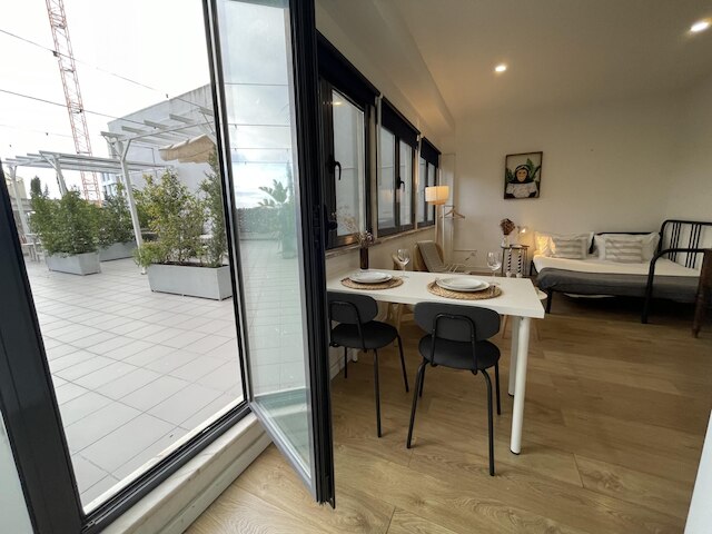 シップ セイヴァー オン ザ テラス - バイ ミーシャズ プレイス 1C