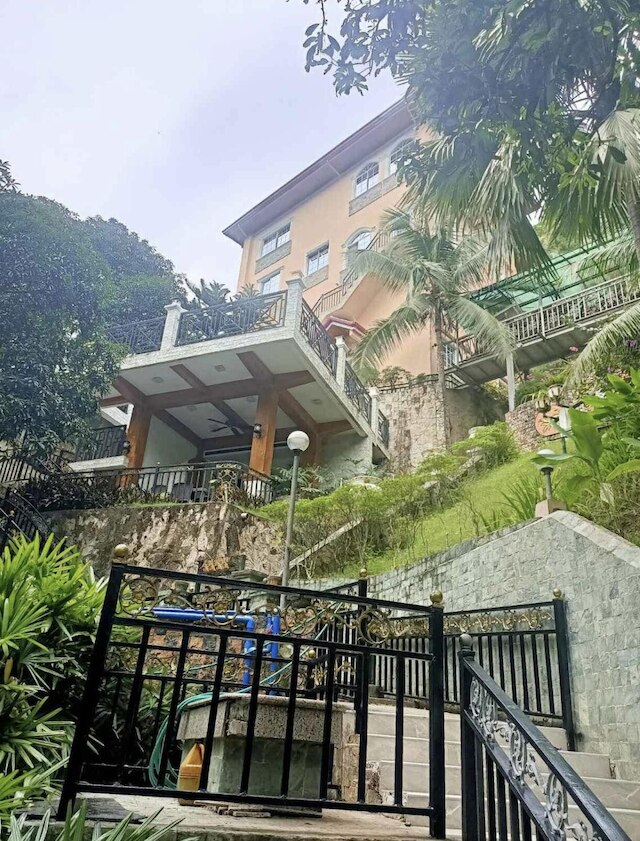 マウンテンシャトー