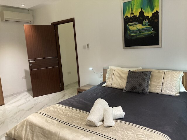 サイドシービュー3ベッドルームアパートメントスリーマ