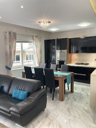 サイドシービュー3ベッドルームアパートメントスリーマ