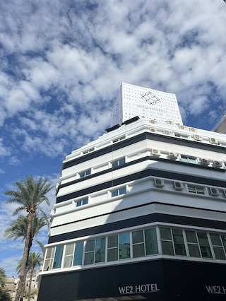 WE2 HOTEL