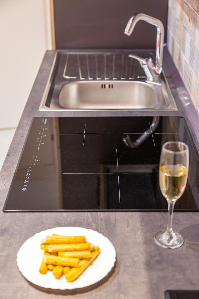 ナポリ ストリート アート ルームズ - ウォール by ワンダフル イタリー