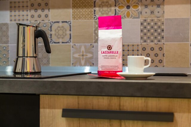 ナポリ ストリート アート ルームズ - ウォール by ワンダフル イタリー