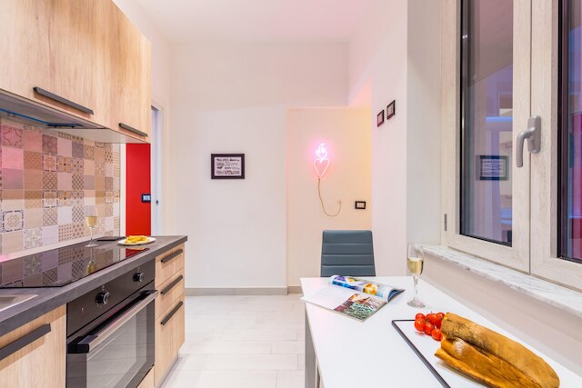 ナポリ ストリート アート ルームズ - ウォール by ワンダフル イタリー