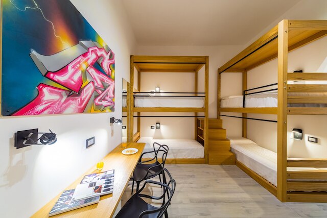 ナポリ ストリート アート ルームズ - ウォール by ワンダフル イタリー