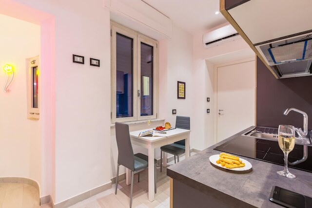 ナポリ ストリート アート ルームズ - ウォール by ワンダフル イタリー