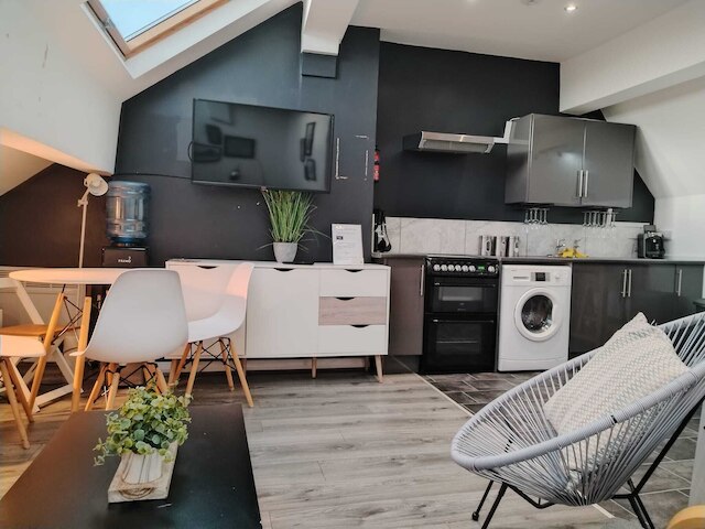 リバプールの美しい4ベッドのアパート