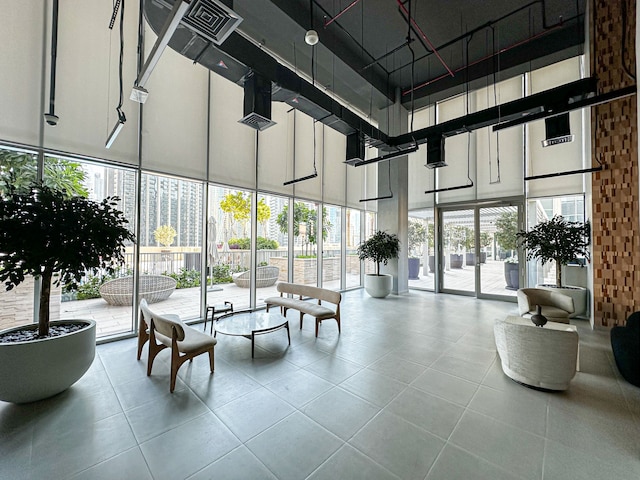 "HiGuests - フォルテタワー1"