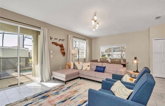 リバーサイド アット ストーリーレイク バイ シャイン ヴィラズ 5 ベッドルーム タウンハウス