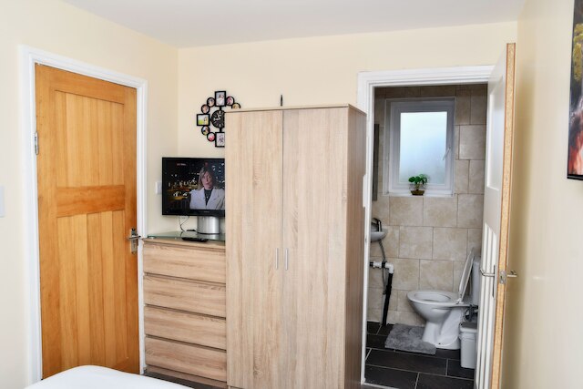 スタイリッシュな6ベッドのホーム