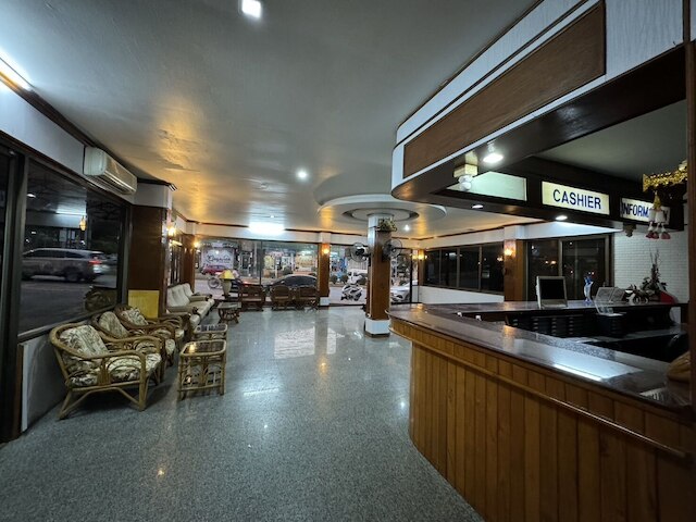 MR.マックスプレイス