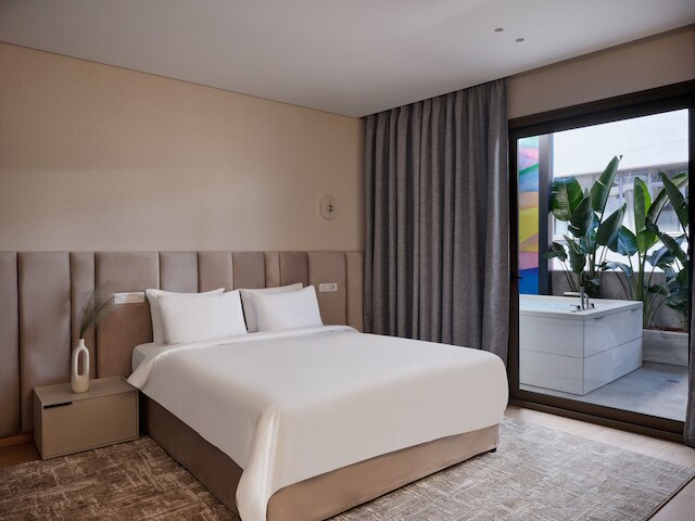 ヌール アウトライン アパートホテル