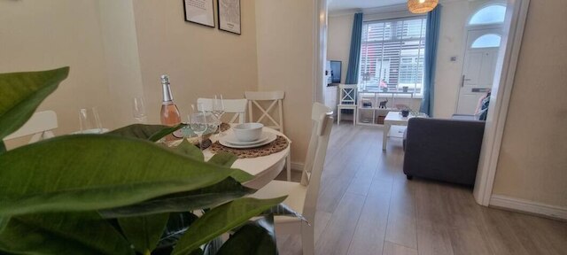 トフィーズタウンハウス2ベッド