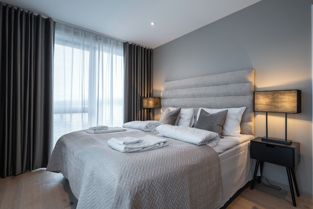 トータルアパートメントヴェルヴェットフレームF