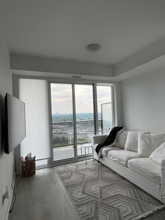 アダステイスイーツトロント