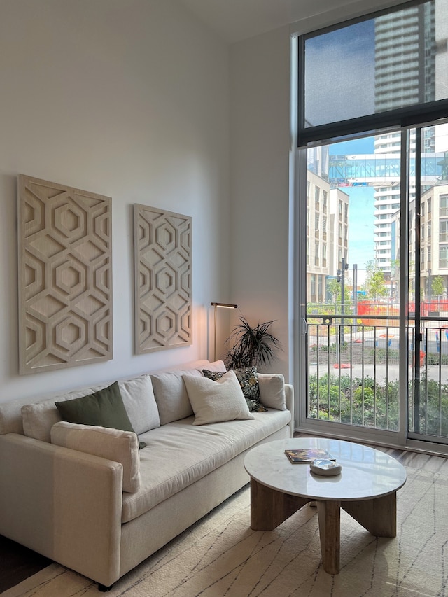 アダステイスイーツトロント