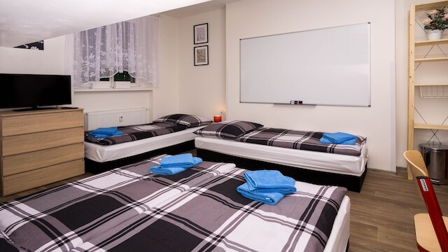 メトロ停留所Vyšehradのスクールアパート