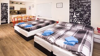 メトロ停留所Vyšehradのスクールアパート