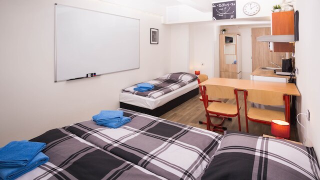 メトロ停留所Vyšehradのスクールアパート