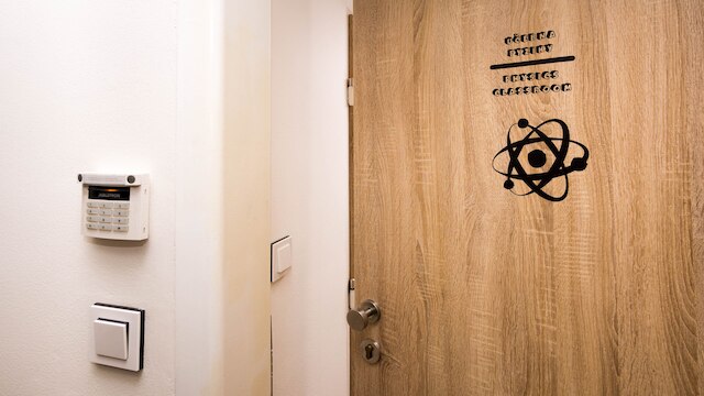 メトロ停留所Vyšehradのスクールアパート