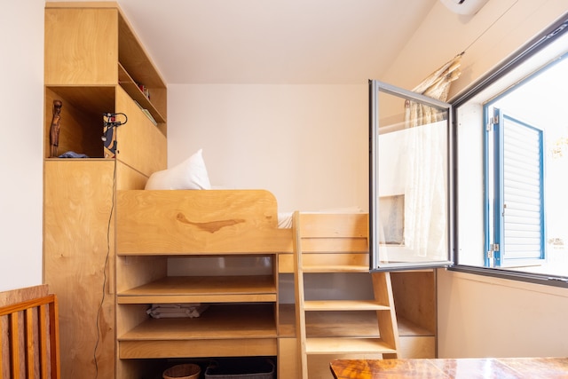 アレンビー・アーツィー・ステイ・バイ・シー・N'・レント