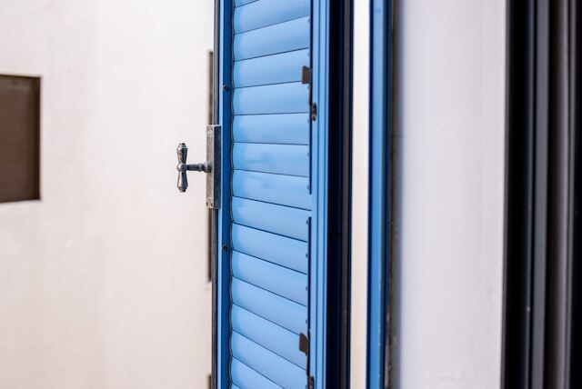 アレンビー・アーツィー・ステイ・バイ・シー・N'・レント