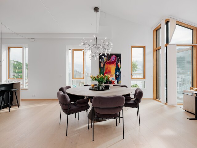 エーワンホームズ - ビョルヴィカ